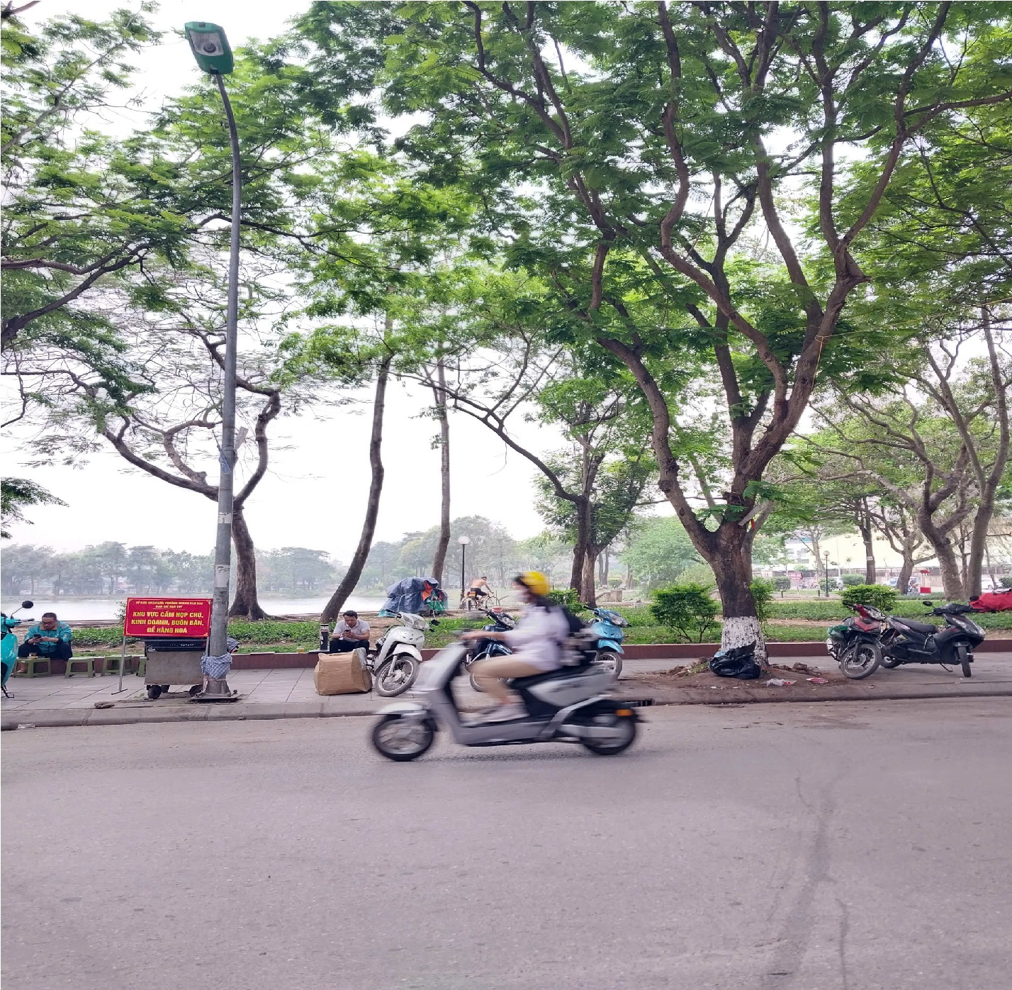 Bán nhà phân lô Đền Lừ 64m 6T Ô tô tránh, Vào nhà. 14 phòng kk  Thang máy. DOANH THU 785 triệu/năm - Ảnh 1